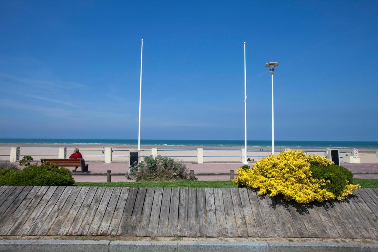 Appart Residence Proche Plage Avec Piscine Et Parking Couvert Prive Merville-Franceville-Plage Ngoại thất bức ảnh