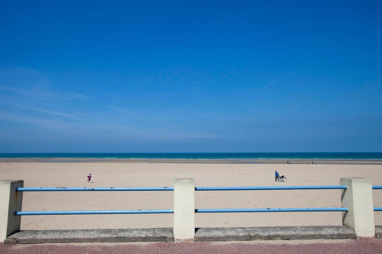 Appart Residence Proche Plage Avec Piscine Et Parking Couvert Prive Merville-Franceville-Plage Ngoại thất bức ảnh