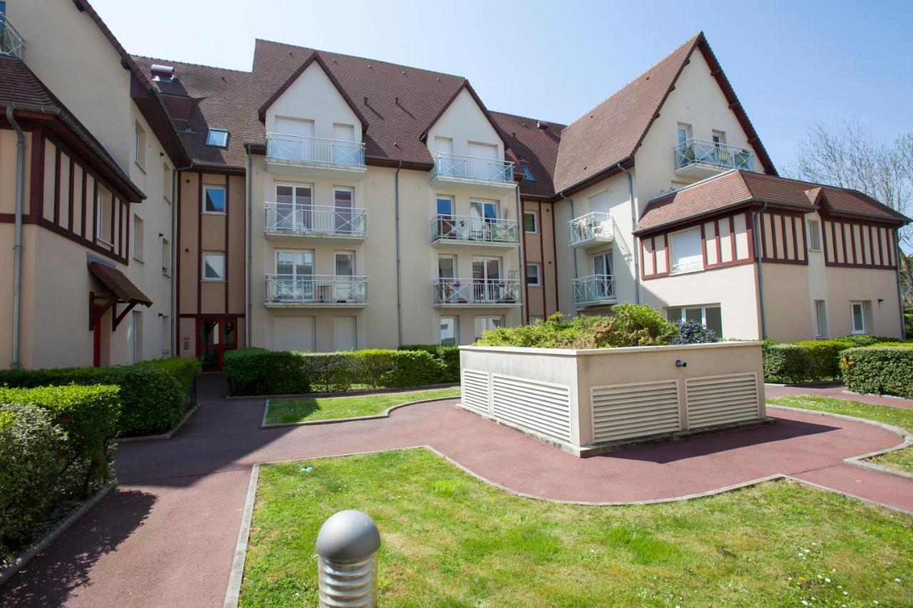 Appart Residence Proche Plage Avec Piscine Et Parking Couvert Prive Merville-Franceville-Plage Ngoại thất bức ảnh